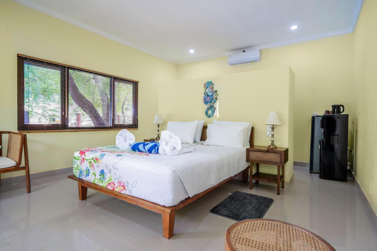 Lunar Dive Resort: Bamboo Villas Kubu Esterno foto
