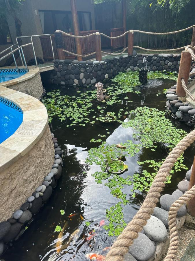 Lunar Dive Resort: Bamboo Villas Kubu Esterno foto