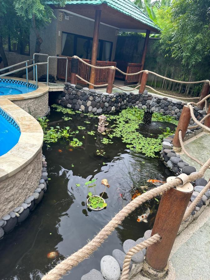 Lunar Dive Resort: Bamboo Villas Kubu Esterno foto
