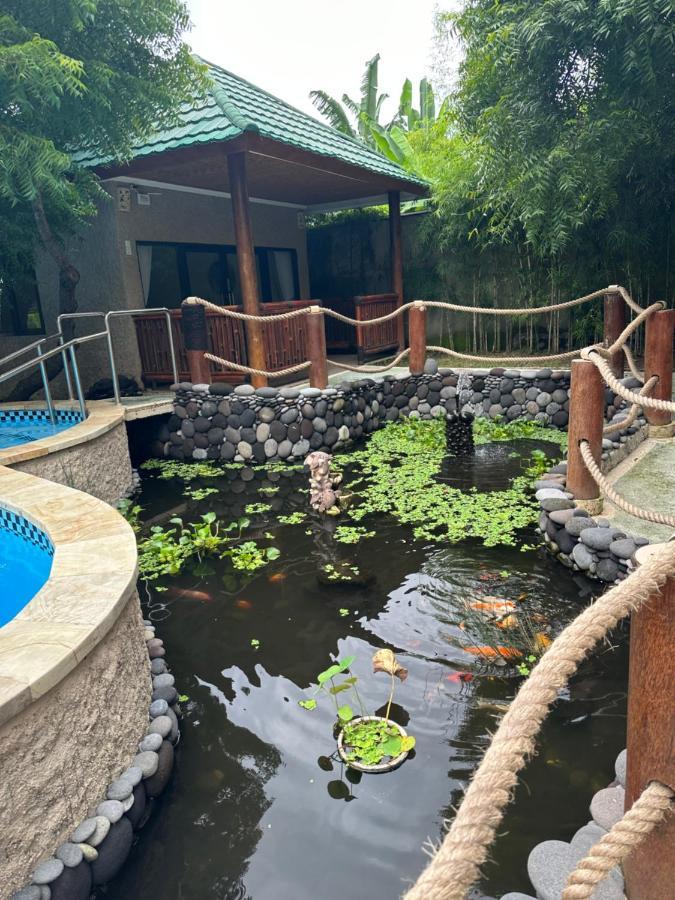 Lunar Dive Resort: Bamboo Villas Kubu Esterno foto